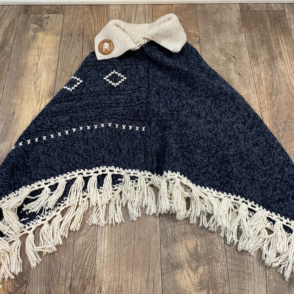 APS Malhas Portugal Navy Blue Wool Blend Knit Poncho Wrap with Fringe and Button - Picture 2 of 4